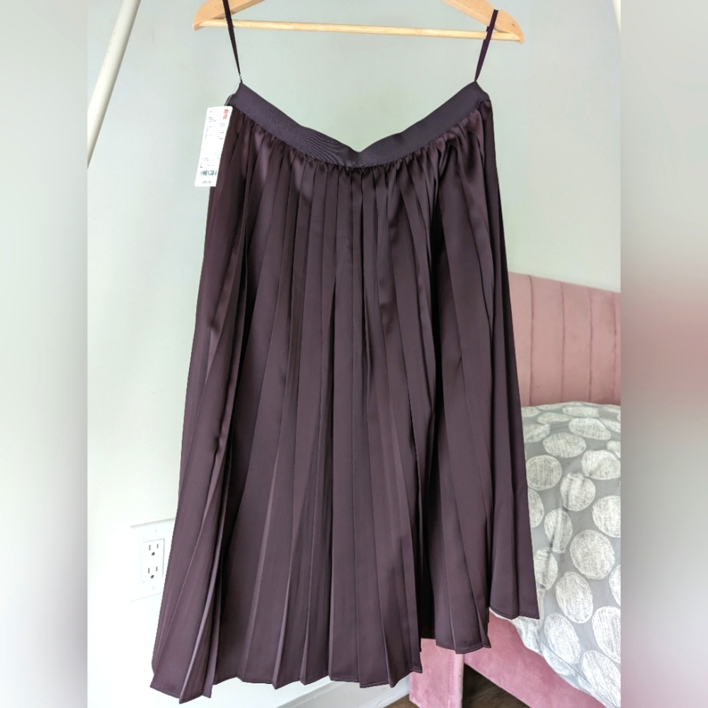 Uniqlo Women's Pleated Skirt - Large